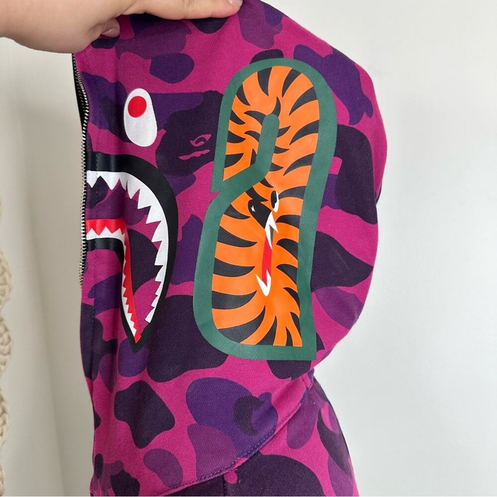 A Bathing Ape BAPE Men's Shark Split Blue Pink Camo Hoodie Size Medium - Picture 6 of 9